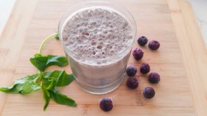spinach and blueberry smoothie