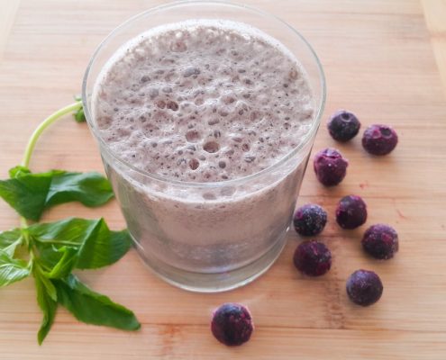 spinach and blueberry smoothie